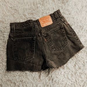 VINTAGE DENIM LEVI SHORTS